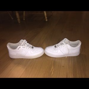 All white Af1